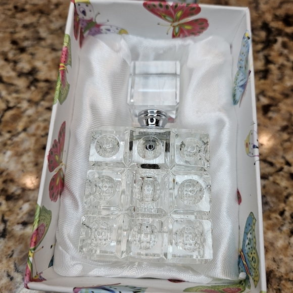Oleg Cassini Accessories - Oleg Cassini Crystal Perfume Bottle Twist Cap Stopper Parfum Refillable Reusable